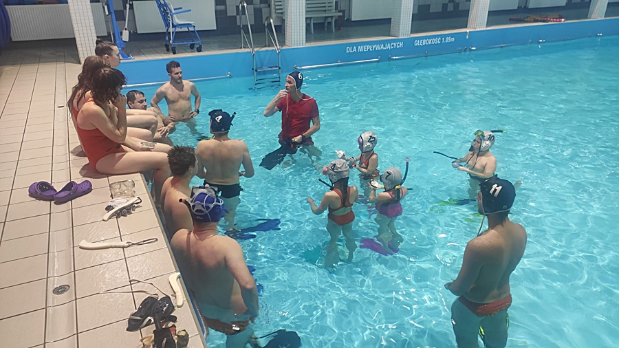 Hokej pod wodą Walenie Siemianowice Śląskie Trening 5 XI 2022. Koniec Walenia czyli Amatorska Liga Hokeja Pod Wodą